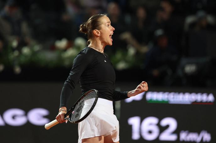 Elina Svitolina | Takole srečna je bila Elina Svitolina, ko je izločila Jeleno Ribakino. | Foto Reuters