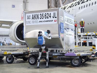 Japonska preizkuša humanoidne robote na letališčih