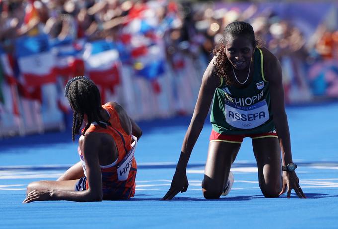 Tigst Assefa je zaostala tri sekunde. | Foto: Reuters