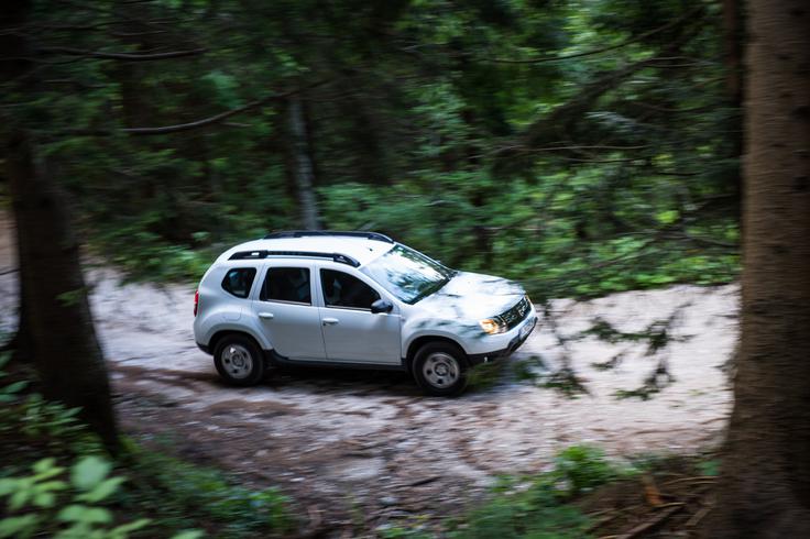 Dacia duster in oskrbnik gorske koče | Foto: Klemen Korenjak