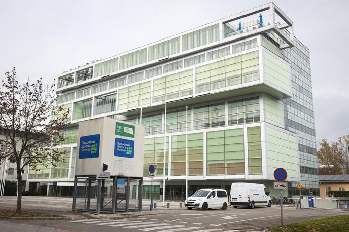 Gospodarska zbornica Slovenije | Na GZS so ministrstvo za delo danes pozvali, naj začne postopek za aktivacijo sheme skrajšanega delovnika. Kot poudarjajo, je aktivacija mehanizma v času zaostrenih gospodarskih razmer nujna za ohranitev konkurenčnosti in delovnih mest. | Foto STA