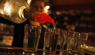 Namesto alkoholnih pijač uživali negovalni losjon. 49 jih je umrlo.