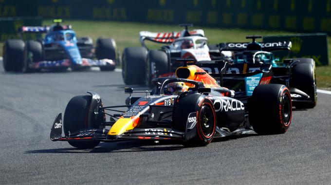 Verstappen je 14. dirko sezone dobil s 14. štartnega mesta. | Foto: Reuters
