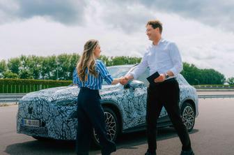 Šef osebno za volanom: Mercedes razkriva novega GLC, a le delno #foto