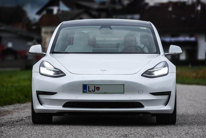 Tesla model 3 je bil v prvem četrtletju najbolje prodajani električni avto v Evropi, marca pa celo četrti najbolje prodajani avto. | Foto: Gašper Pirman