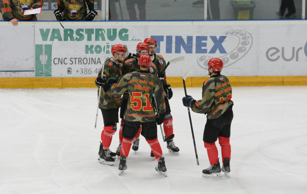 Hdd Jesenice | Jeseničani gostijo Cortino, ki jo s trenerskega stolčka vodi Gaber Glavič. | Foto Matias Demšar