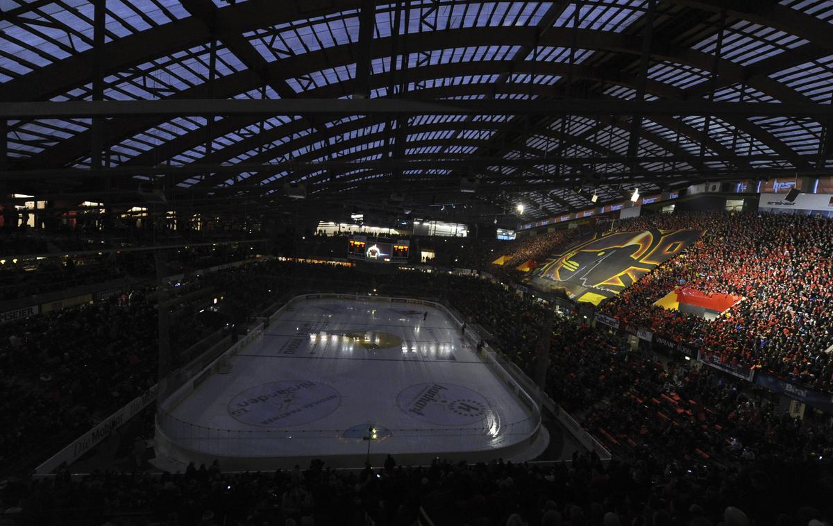 Bern | Tekme najbolj obiskanega evropskega hokejskega kolektiva Berna si je v PostFinance Areni v rednem delu ogledalo v povprečju 14.750 gledalcev. Bern ima že 22. leto zapored na svojih tekmah največ gledalcev. | Foto Guliverimage