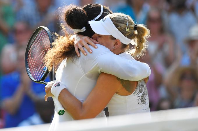 Letošnji finalistki sta v teniški karavani veliki prijateljici. | Foto: Reuters