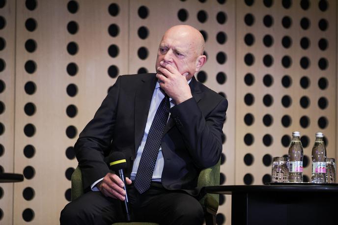 Franc Props | "Minister kot tudi ministrstvo za javno upravo ocenjuje, da načelnica ne uživa več zaupanja, poleg tega pa izpostavljene informacije mečejo slabo luč na ostale zaposlene dotične upravne enote, ki svoje delo opravljajo transparentno, zavzeto in profesionalno," so navedli. | Foto STA