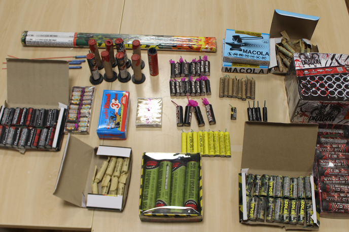 petarde, pirotehnika, zaseg, policija, Murska Sobota | Policisti so ob minulih praznikih znova zasegli več pirotehničnih izdelkov.  | Foto PU Murska Sobota