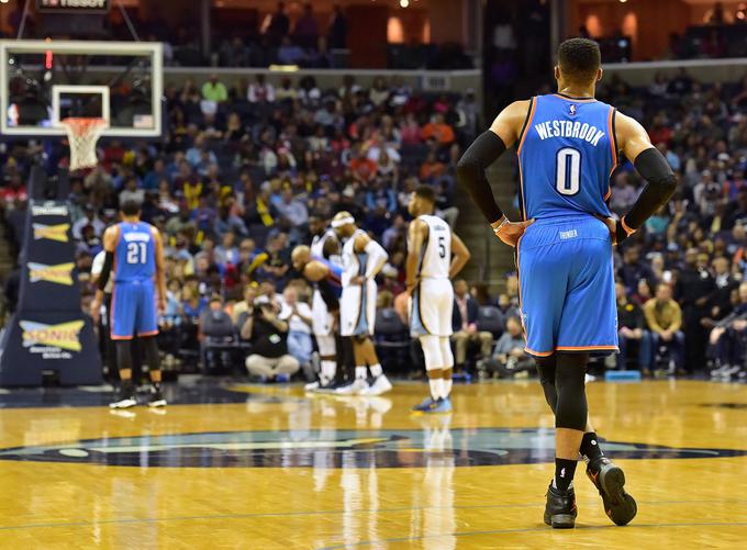 Russell Westbrook je tokrat ostal brez trojnega dvojčka. Zmanjkal mu je en skok. | Foto: Getty Images