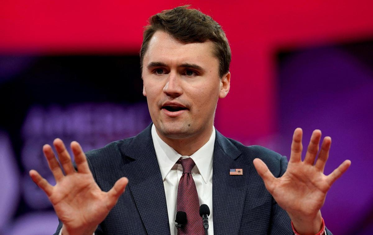 Charlie Kirk | Je postal Charlie Kirk tarča atentatorja, ker je v preteklosti kritiziral transspolne in istospolno usmerjene osebe? | Foto Reuters