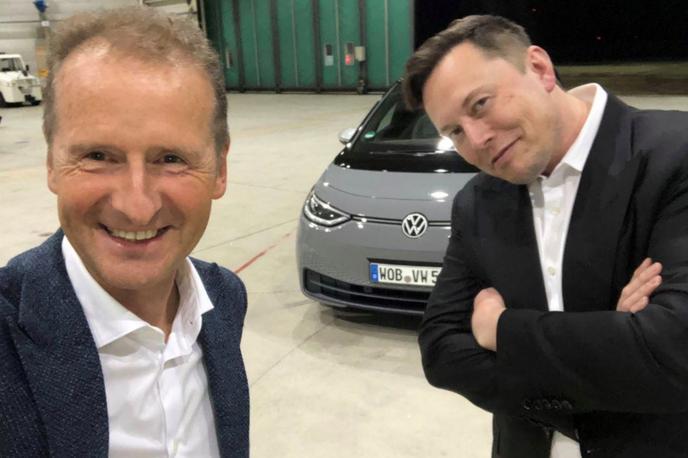 Herbert Diess in Elon Musk | Tako sta se pred kratkim v Nemčiji družila predsednik Volkswagna Herbert Diess in Elon Musk. Konkurenta si bosta tudi v lovu na ustrezen kader.