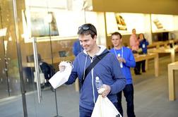 V promet pet milijonov iPhonov, zaloge že pošle