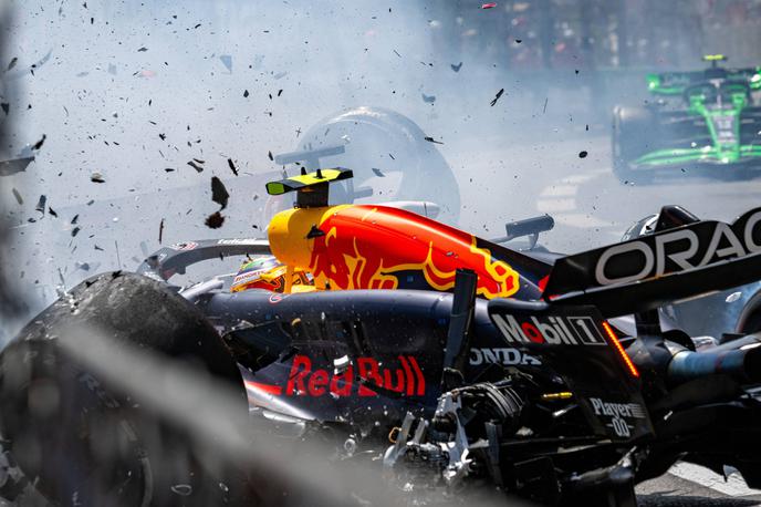Monako Sergio Perez Red Bull nesreča | Kljub silovitemu trčenju in povsem raztreščenemu dirkalniku Sergiu Perezu ni bilo nič. | Foto Guliverimage