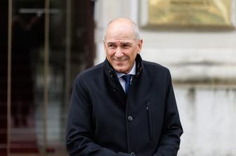Janša o sestavljanju vlade ostaja skrivnosten, Mahnič: četrta vlada Janeza Janše je blizu