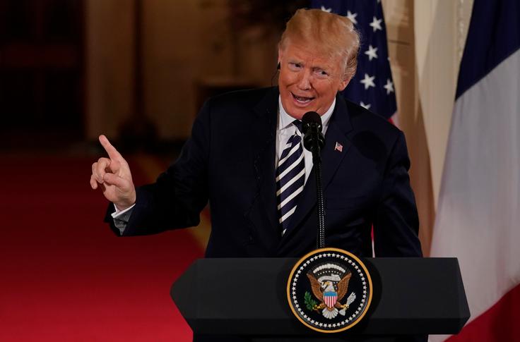 Trump, ki se je minuli teden srečal z Macronom in Merklovo ni z ničimer nakazal, da bo za EU podaljšal izjemo glede carin na uvoz jekla in aluminija. | Foto: Reuters
