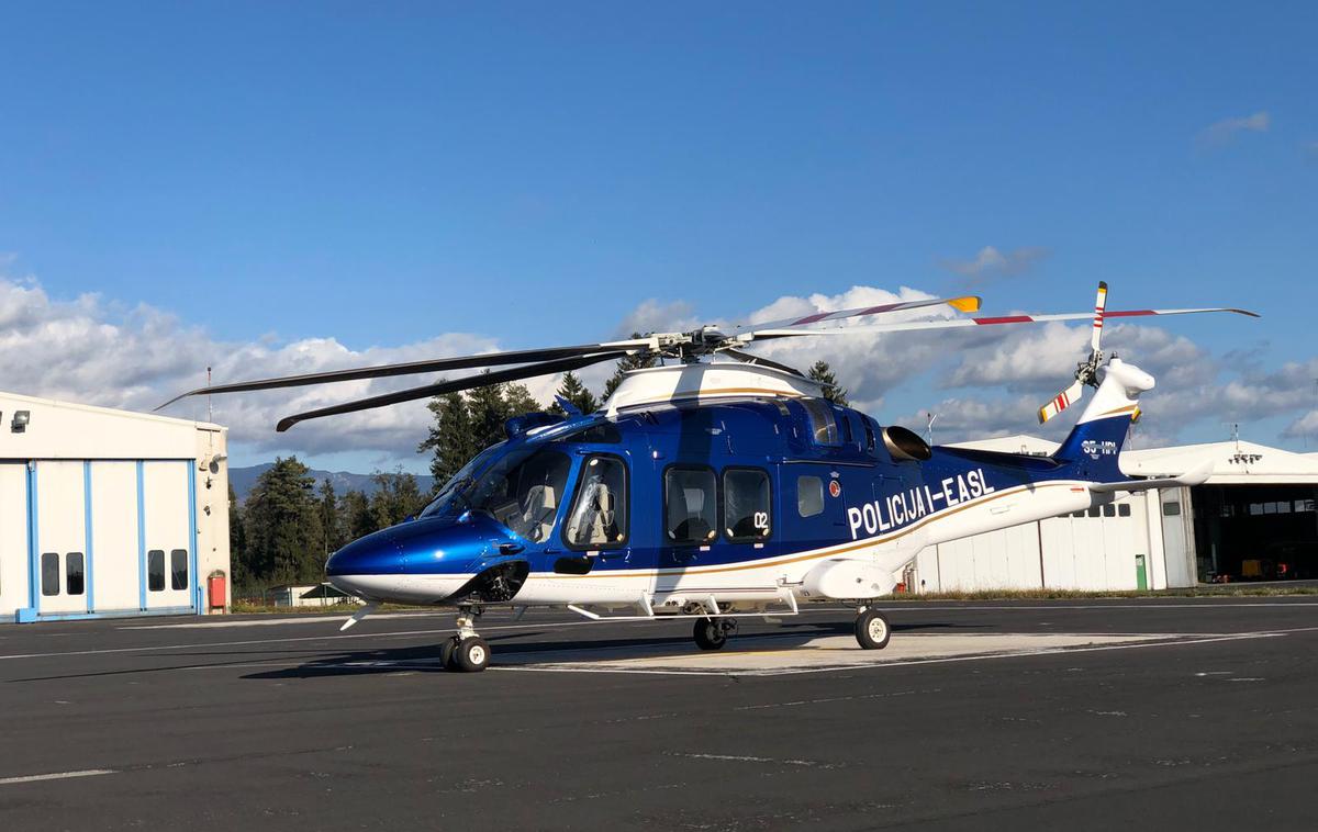 helikopter slovenska policija | Za delo z novim helikopterjem je usposobljenih osem pilotov in šest letalskih tehnikov. | Foto Siol.net