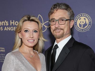 Pevka se ločuje, ker si je njen mož dopisoval z Epsteinom