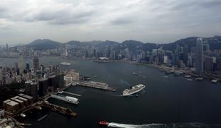 Za ZDA zaostruje denarno politiko tudi Hongkong