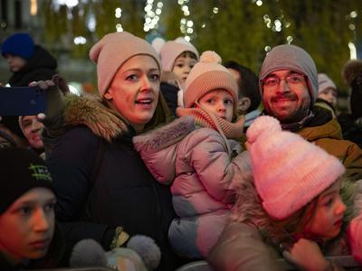 Otroke v Ljubljani tudi letos obiskal Miklavž, to so povedali pred njegovim prihodom #video