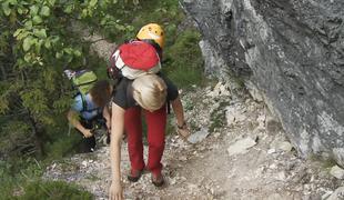 Previdno v gorah: dovolj je le en napačen korak #video