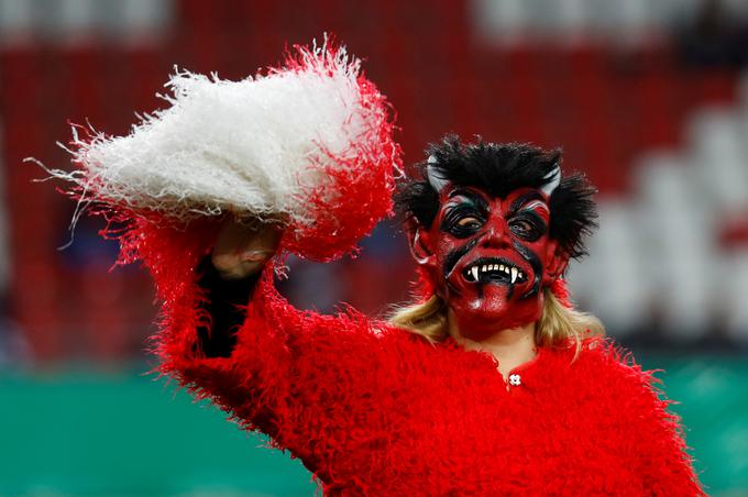 V nogometnem svetu so rdeči vragi zelo priljubljen vzdevek. Z njim se poosebljajo navijači Manchester Uniteda in belgijske reprezentance, v Nemčiji pa se rdeče vrage (Die Roten Teufel) povezuje s Kaiserslauternom. | Foto: Reuters