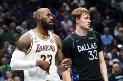 V živo: Lakersi v Dallasu, Flagg in LeBron do norega rekorda lige NBA!
