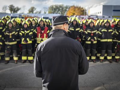 Poklicni gasilci začenjajo stavko: "Doslej ste se z nami pogajali s figo v žepu"