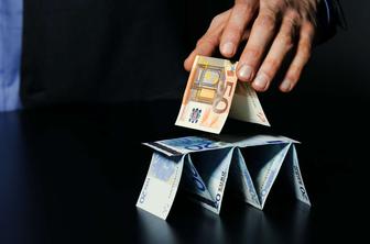 V novem letu konec sanj za več Slovenk in Slovencev: je kolaps neizbežen?