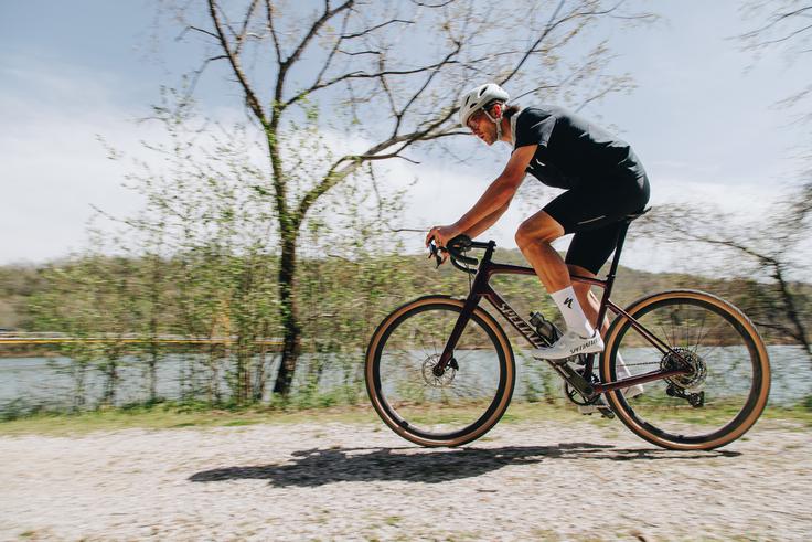 Gravel kolesa so odlična izbira za vse, ki želijo raziskovati nove poti in niso omejeni zgolj na asfalt. | Foto: arhiv ponudnika