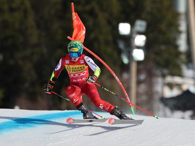 Camille Rast odstopila, zmaga in mali kristal Julii Scheib