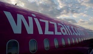 Na letališču Jožeta Pučnika zasilno pristalo letalo družbe Wizz Air