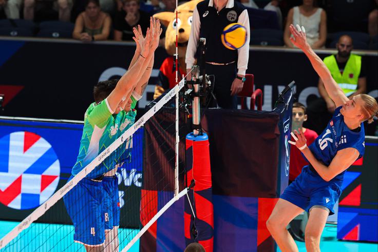 Slovenci in Finci so se zadnjič pomerili v skupinskem delu evropskega prvenstva, ko so s 3:0 zmagali prvi. | Foto: CEV