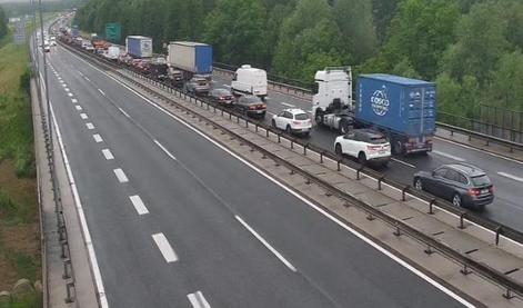 Prometni kolaps: okoli prestolnice vse stoji, pot se podaljša za slabo uro