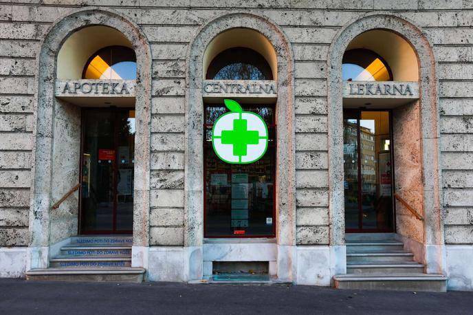 Lekarna Ljubljana | V Sloveniji imamo 347 lekarn na primarni ravni zdravstvene dejavnosti in 27 bolnišničnih lekarn. | Foto STA