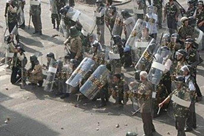 Iranska revolucionarna garda zagrozila z zatrtjem nadaljnjih protestov