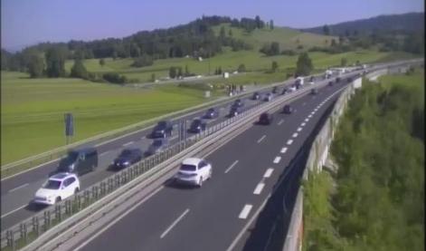 Proti Primorski že nastajajo zastoji, preverite, kje je najhuje
