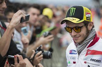 Rossi dirkal, Lorenzo in Pedrosa počivala