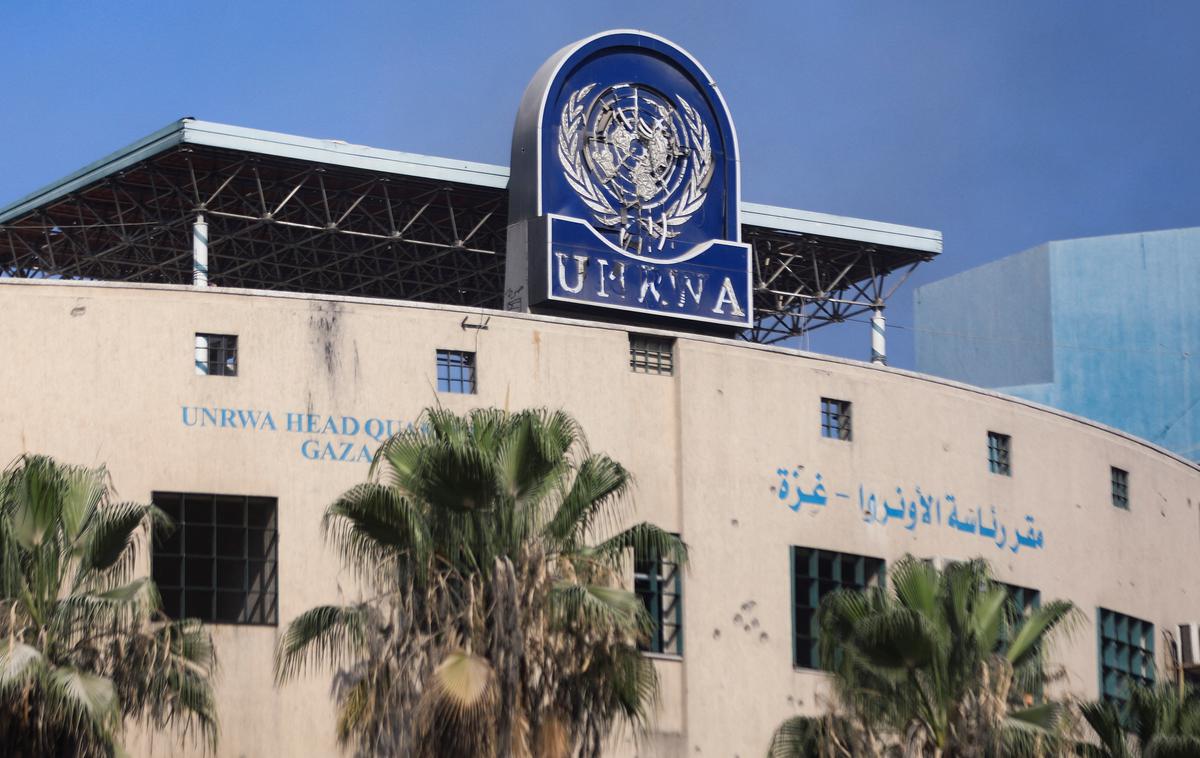 UNRWA | Izrael je UNRWA januarja obtožil, da je 12 njenih uslužbencev sodelovalo v napadu 7. oktobra lani. Številne države so zato ustavile ali začasno prekinile financiranje agencije ZN v skupni višini približno 450 milijonov dolarjev oziroma okoli 413 milijonov evrov. | Foto Reuters