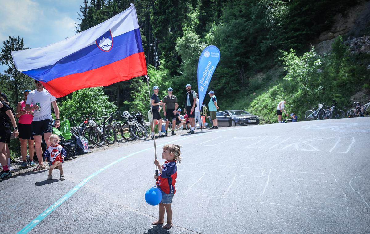 Navijači Golte, Dirka po Sloveniji | Slovenski ljubitelji kolesarstva so imeli na Golteh priložnost dogajanje na dirki Po Sloveniji spremljati povsem od blizu. | Foto Ana Kovač