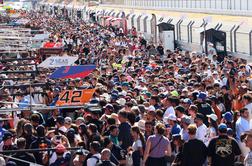 Nepopisna gneča: Verstappen in tudi Slovenec Kastelic, padli so rekordi gledanosti
