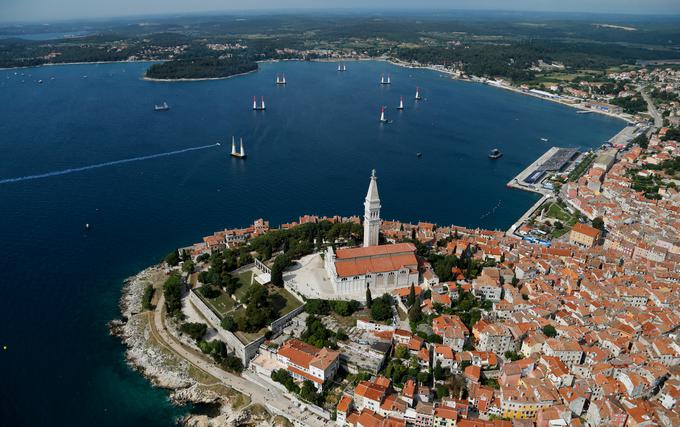 V Istrski županiji so v četrtek potrdili 88 novih okužb. | Foto: Reuters