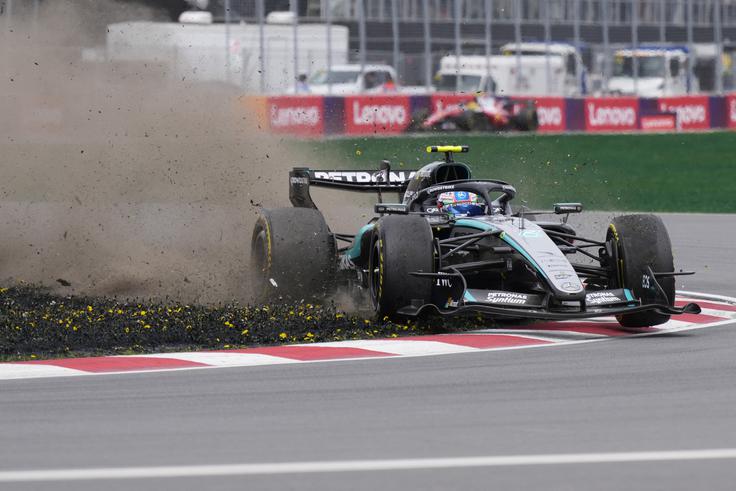 Kimi Antonelli je bil dvakrat na pesku. | Foto: Reuters