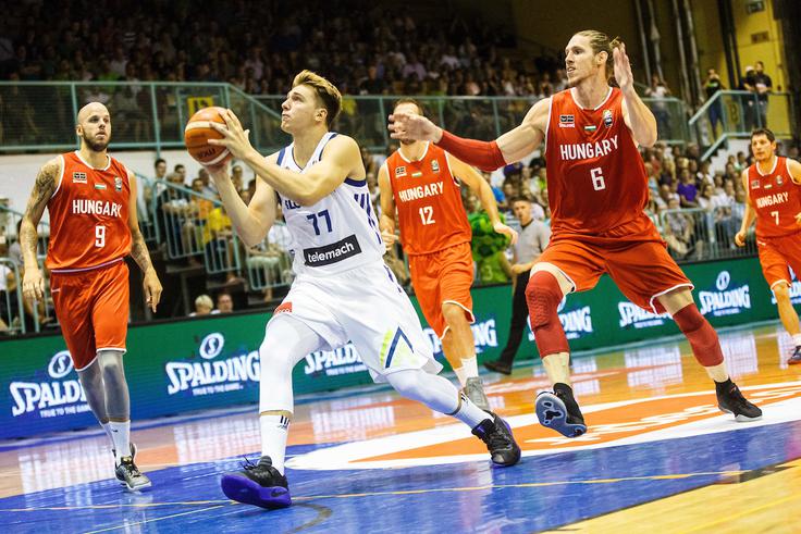 Luka Dončić je izjemno začel tekmo in jo končal pri 18 točkah in 9 skokih. Vsega en skok mu je zmanjkal do dvojnega dvojčka. | Foto: Grega Valančič/Sportida