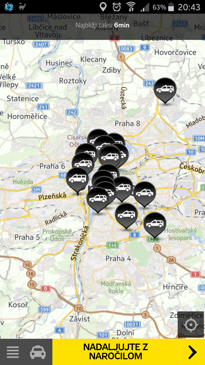 V Pragi je v večernih urah pestra ponudba taksi prevoznikov. | Foto: Srdjan Cvjetović