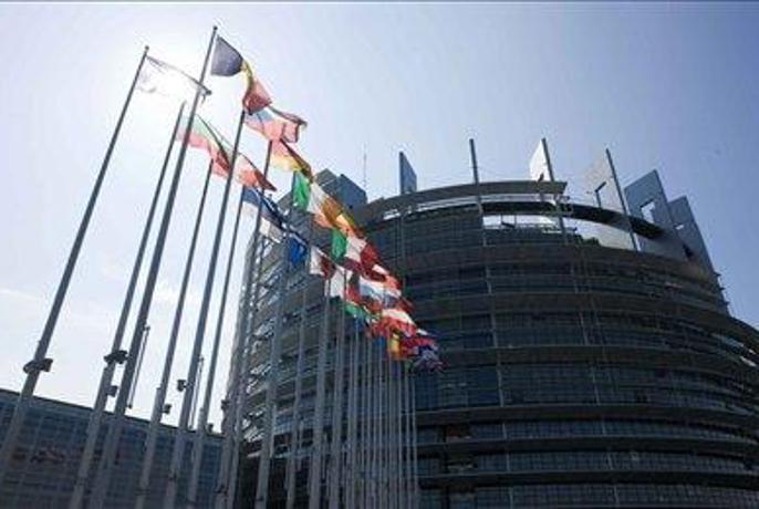 Globus: Razpoloženje Slovencev ustreza politiki vlade