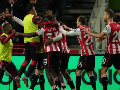 Brentford poglobil krizo Liverpoola, Šeško do prve asistence ob zmagi Man Uniteda