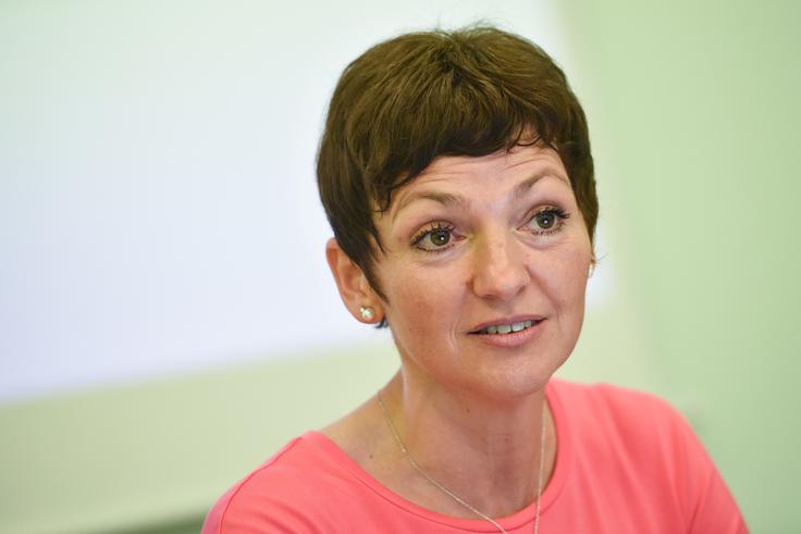 Študenti menijo, da se ministrica in predsedniška kandidatka Maja Makovec Brenčič v svoji predsedniški kampanji zavzema za mlade, hkrati pa izvaja politike, ki omejujejo kakovost študija. | Foto: STA ,