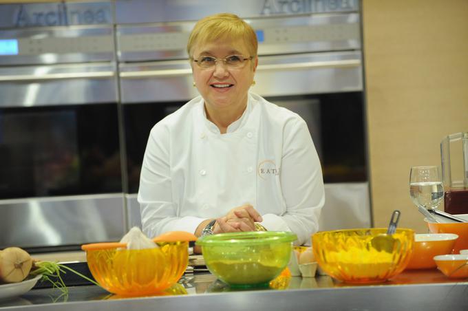 Joejeva mati Lidia Bastianich, istrska Italijanka, ki je po drugi svetovni vojni z družino emigrirala v ZDA, je čez lužo velika kuharska zvezda, pojavlja se v TV-oddajah in piše kuharske knjige. | Foto: Getty Images